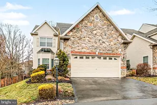 310 Autumn Chase, Harrisburg, PA 17110 - Photo 2