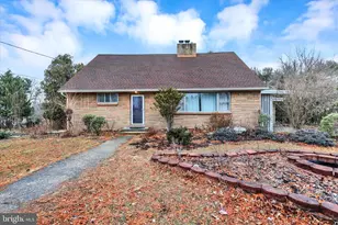 5020 Sunset Dr, Harrisburg, PA 17112 - Photo 2