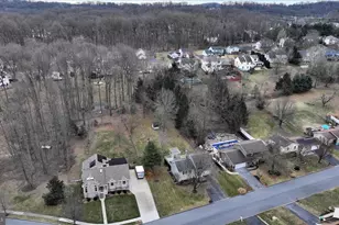 515 Randall Cir, Hummelstown, PA 17036 - Photo 4