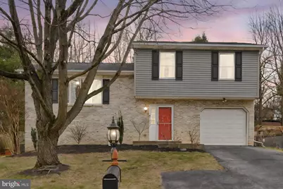 515 Randall Circle, Hummelstown, PA 17036 - Photo 2