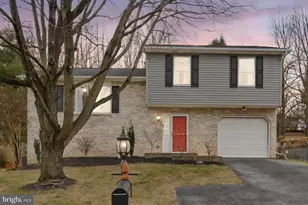 515 Randall Cir, Hummelstown, PA 17036 - Photo 2