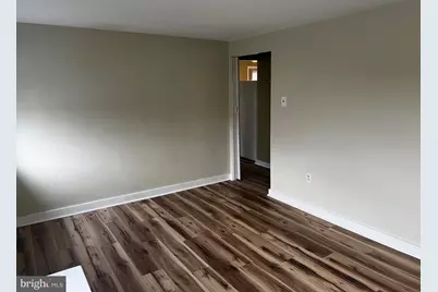 804 E Chocolate Avenue, Hershey, PA 17033 - Photo 8