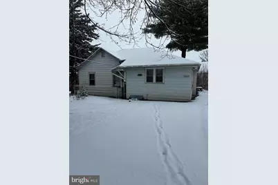 804 E Chocolate Avenue, Hershey, PA 17033 - Photo 2