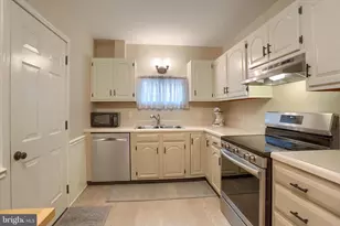 924 Grand St, Harrisburg, PA 17102 - Photo 8