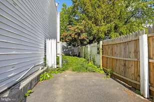 29 N 12th St, Harrisburg, PA 17103 - Photo 32