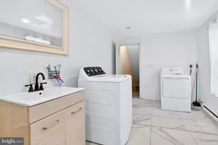 29 N 12th St, Harrisburg, PA 17103 - Photo 18