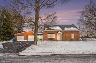 123 Florence Dr, Harrisburg, PA 17112 - Photo 1