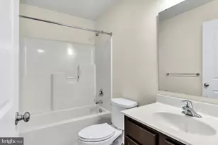 869 Gregs Dr, Harrisburg, PA 17111 - Photo 16