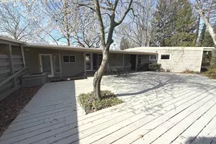 4300 Meadow Crest Rd, Harrisburg, PA 17112 - Photo 6