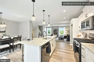 1043 Ellie Ln, Harrisburg, PA 17112 - Photo 12