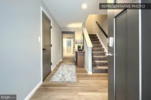 1043 Ellie Ln, Harrisburg, PA 17112 - Photo 6