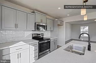 1049 Ellie Ln, Harrisburg, PA 17112 - Photo 16