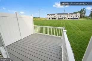 1049 Ellie Ln, Harrisburg, PA 17112 - Photo 4