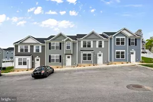 2809 Pinewood Ln, Harrisburg, PA 17110 - Photo 1