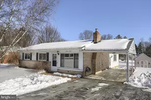 1111 Fairmont Dr, Harrisburg, PA 17112 - Photo 4