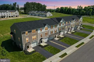 1047 Addie Ln, Harrisburg, PA 17112 - Photo 2