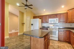 428 Baumgardner Dr, Harrisburg, PA 17112 - Photo 16