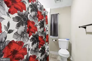 1815 Holly St, Harrisburg, PA 17104 - Photo 14