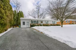 1075 Princess Dr, Harrisburg, PA 17113 - Photo 2