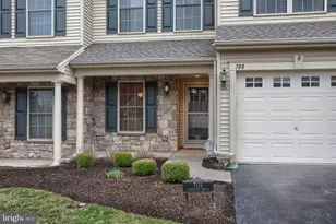 708 Creekside Dr, Hummelstown, PA 17036 - Photo 2