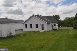 310 E Center St, Millersburg, PA 17061 - Photo 8