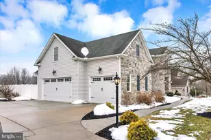 6443 McCormick Ln, Harrisburg, PA 17111 - Photo 2