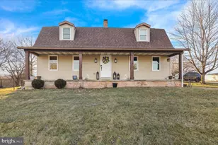 303 Gates Rd, Hershey, PA 17033 - Photo 2