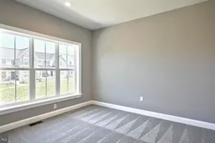 2424 Hawthorne Dr, Harrisburg, PA 17110 - Photo 16