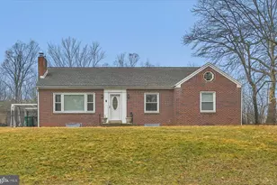 8 Crums Ln, Harrisburg, PA 17112 - Photo 4