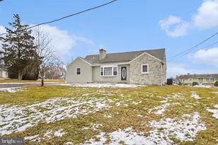5885 Avis Ln, Harrisburg, PA 17112 - Photo 4