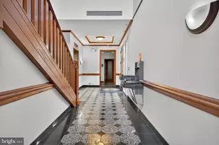 215 Pine St, Harrisburg, PA 17101 - Photo 4