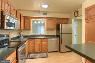 951 Innsbruck Dr, Hummelstown, PA 17036 - Photo 6