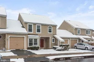 207 Crescent Dr, Hershey, PA 17033 - Photo 2