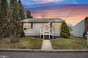 319 N Union St, Hummelstown, PA 17036 - Photo 1