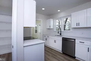 8050 Chambers Hill Rd, Harrisburg, PA 17111 - Photo 8