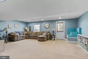 2714 Bur Ct, Harrisburg, PA 17112 - Photo 18