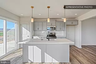 1045 Addie Ln, Harrisburg, PA 17112 - Photo 16