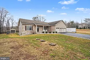 3235 Sutton Dr, Harrisburg, PA 17112 - Photo 2