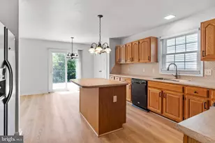 2015 Alexis Dr, Harrisburg, PA 17110 - Photo 10