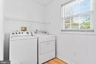 2015 Alexis Dr, Harrisburg, PA 17110 - Photo 18