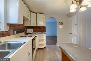 638 W Market St, Williamstown, PA 17098 - Photo 16