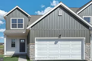 7843 Oakbrook Dr, Harrisburg, PA 17112 - Photo 2