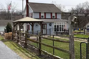 212 E Canal St, Hummelstown, PA 17036 - Photo 2