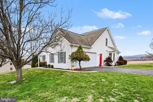 400 Locust St, Halifax, PA 17032 - Photo 1