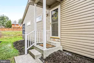 112 Holly Hills Dr, Harrisburg, PA 17110 - Photo 4