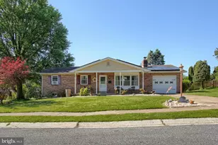 4621 Abbington Dr, Harrisburg, PA 17109 - Photo 2