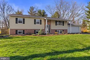 1600 Lori Ln Cir, Harrisburg, PA 17110 - Photo 4