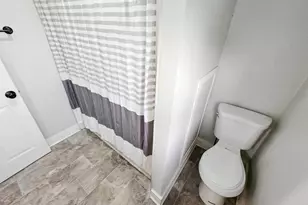 737 Pottsville St, Lykens, PA 17048 - Photo 16