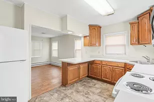 3901 Kingsley Dr, Harrisburg, PA 17110 - Photo 6