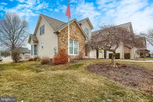 216 Fox Grove Pl, Hummelstown, PA 17036 - Photo 6